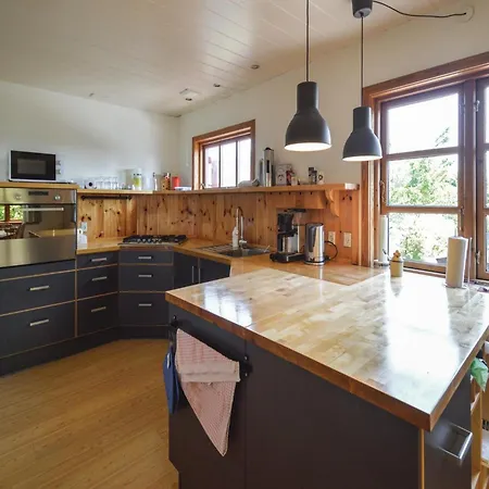 Two-bedroom In L