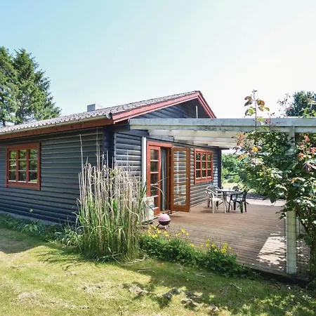 Vakantiehuis Two-bedroom In L *